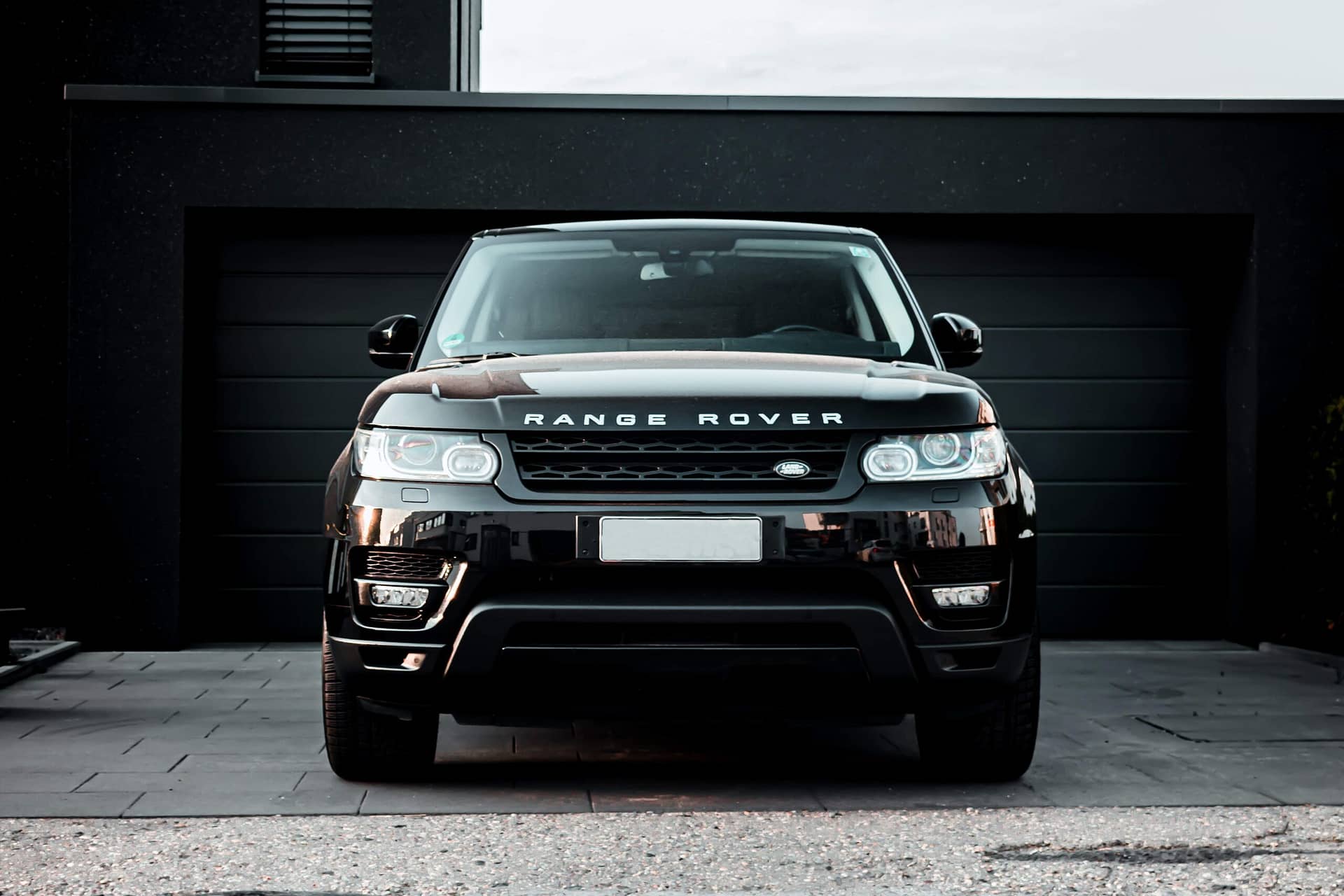 New Teaser for the Range Rover Sport SV Set to Debut May 31st 